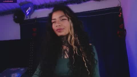 Snapshot of ema_ploxx chatting on 02.20.26 ema_ploxx online show from 02.20.26