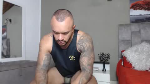 Snapshot of emanuelspencer chatting on 04.23.26 emanuelspencer online show from 04.23.26