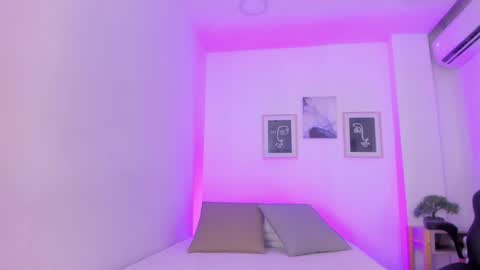 emelie_89 online show from 12.30.24