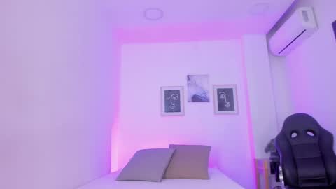 emelie_89 online show from 01.10.25