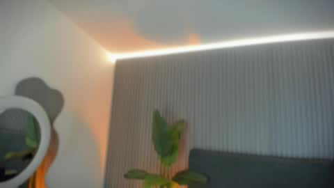 Snapshot of emelie_89 chatting on 04.22.26 emelie_89 online show from 04.22.26