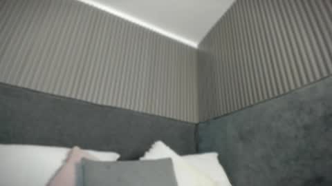 Snapshot of emelie_89 chatting on 05.06.26 emelie_89 online show from 05.06.26