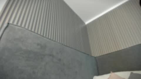 Snapshot of emelie_89 chatting on 05.12.26 emelie_89 online show from 05.12.26