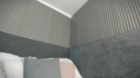 Snapshot of emelie_89 chatting on 05.16.26 emelie_89 online show from 05.16.26