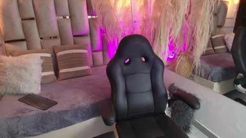 Snapshot of emelie_ch_ chatting on 01.15.25 Emily  online show from 01.15.25