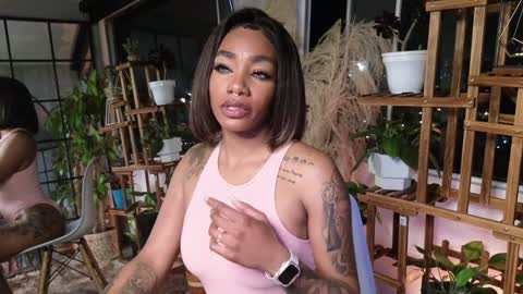 anyelii  online show from 12.12.24