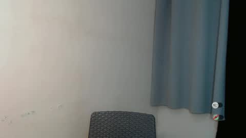 Snapshot of emelyn_fuckdoll chatting on 01.23.25 Scarlett online show from 01.23.25