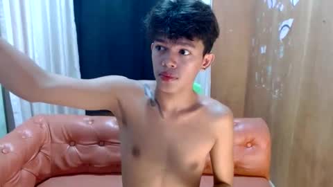 Snapshot of emerald_cummer chatting on 12.20.25 emerald_cummer online show from 12.20.25