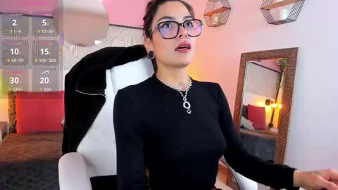 Esmeralda online show from 11.07.25