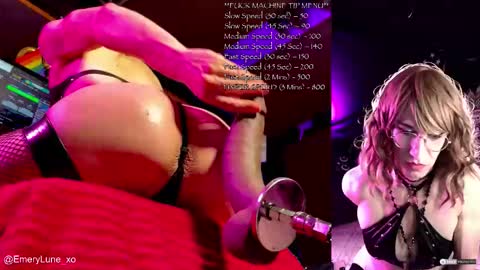 Snapshot of emerylune_xo chatting on 11.13.25 Emery Lune online show from 11.13.25