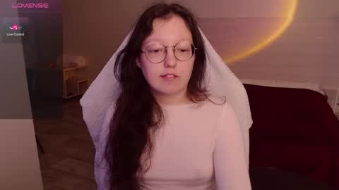 Emi online show from 09.17.25