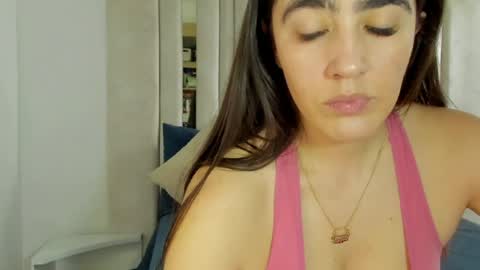 Snapshot of emi_royse chatting on 04.29.26 emi_royse online show from 04.29.26