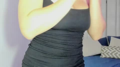 Snapshot of emi_royse chatting on 05.15.26 emi_royse online show from 05.15.26