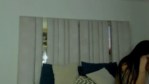 Snapshot of emi_royse chatting on 05.20.26 emi_royse online show from 05.20.26