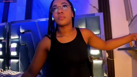 Snapshot of emii_brown chatting on 05.03.26 Emy online show from 05.03.26