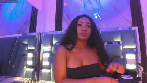 Snapshot of emii_brown chatting on 05.30.26 Emy online show from 05.30.26