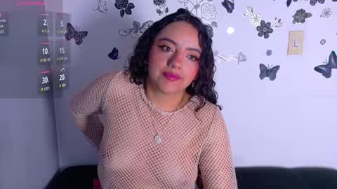 Snapshot of emiily_curly chatting on 03.05.26 Emily online show from 03.05.26