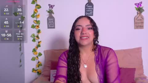 Snapshot of emiily_curly chatting on 04.09.26 Emily online show from 04.09.26