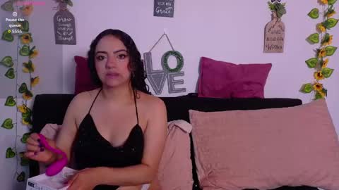 Snapshot of emiily_curly chatting on 05.05.26 Emily online show from 05.05.26