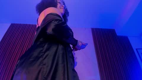   online show from 10.11.25