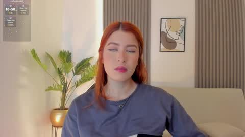 Snapshot of emiilycutex_ chatting on 01.13.25 online show from 01.13.25