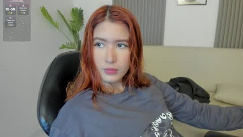 Snapshot of emiilycutex_ chatting on 01.14.25 online show from 01.14.25