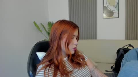 Snapshot of emiilycutex_ chatting on 01.16.25 online show from 01.16.25