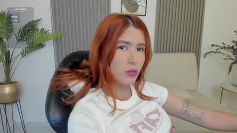 Snapshot of emiilycutex_ chatting on 01.17.25 online show from 01.17.25