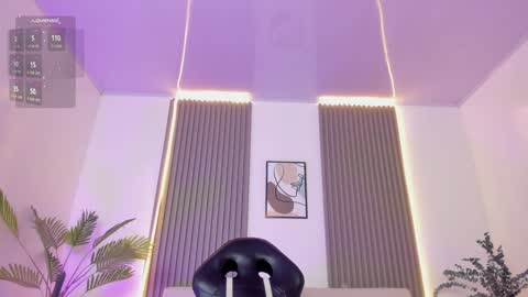 Snapshot of emiilycutex_ chatting on 01.22.25 online show from 01.22.25