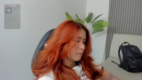 Snapshot of emiilycutex_ chatting on 01.23.25 online show from 01.23.25