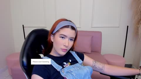 Snapshot of emiilycutex_ chatting on 01.27.25 online show from 01.27.25