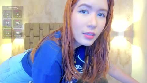 Snapshot of emiilycutex_ chatting on 02.10.25 online show from 02.10.25