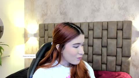 Snapshot of emiilycutex_ chatting on 02.18.25 online show from 02.18.25