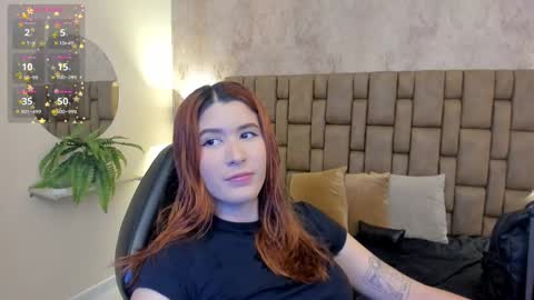Snapshot of emiilycutex_ chatting on 02.19.25 online show from 02.19.25