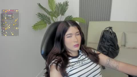 Snapshot of emiilycutex_ chatting on 03.06.25 online show from 03.06.25