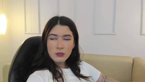 Snapshot of emiilycutex_ chatting on 03.10.25 online show from 03.10.25