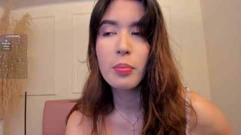 Snapshot of emiilycutex_ chatting on 10.04.25 online show from 10.04.25