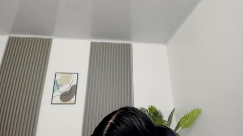 Snapshot of emiilycutex_ chatting on 10.07.25 online show from 10.07.25