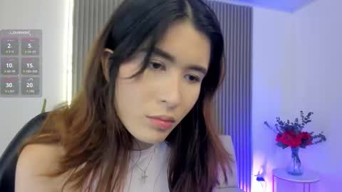 Snapshot of emiilycutex_ chatting on 10.09.25 online show from 10.09.25