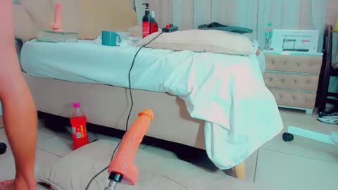 EmillySaenz online show from 01.31.25