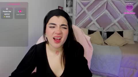 emilayton_ online show from 11.03.25