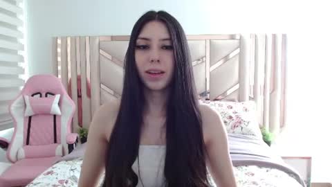 Snapshot of emilee_star chatting on 07.23.26 Emilee online show from 07.23.26