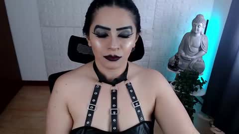 Snapshot of emili_evans_ chatting on 06.20.26 POWERFULL GODDESS EMILI online show from 06.20.26