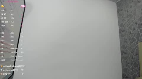 Snapshot of emili_lenus chatting on 12.29.24 Emili Lenus online show from 12.29.24