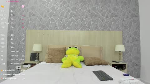 Snapshot of emili_lenus chatting on 01.25.25 Emili Lenus online show from 01.25.25