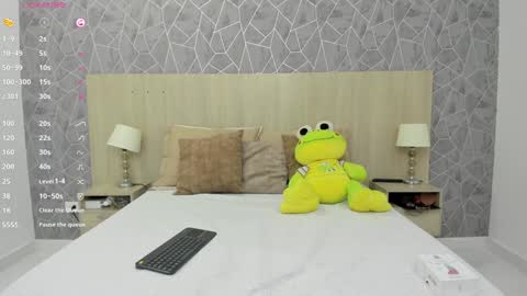 Snapshot of emili_lenus chatting on 02.03.25 Emili Lenus online show from 02.03.25
