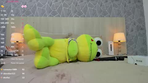 Snapshot of emili_lenus chatting on 02.25.25 Emili Lenus online show from 02.25.25