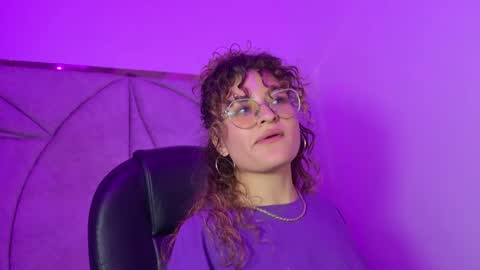 Snapshot of emili_rouse_ chatting on 10.08.25 Emy online show from 10.08.25