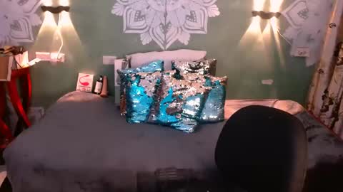 Emili roux online show from 02.07.25