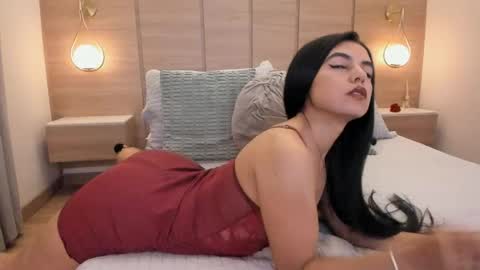 emilia_1040 online show from 04.19.26